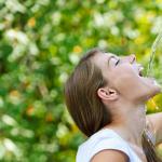 Kako pravilno piti vodu: pijenje režima za zdravlje tijela